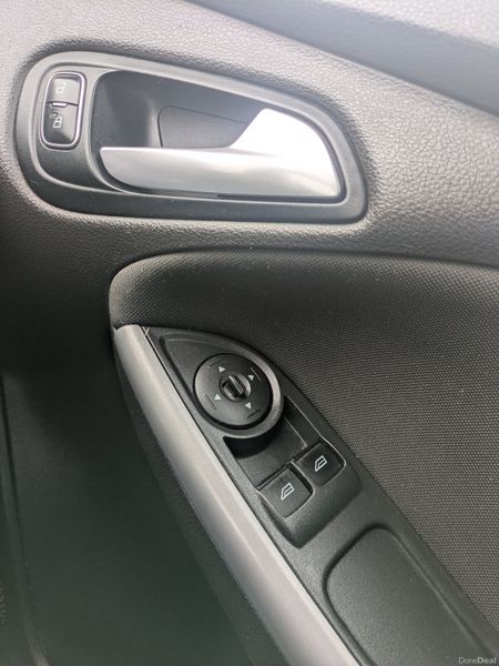 FORD FOCUS ZETEC 2016 NCT & TAX 383161447