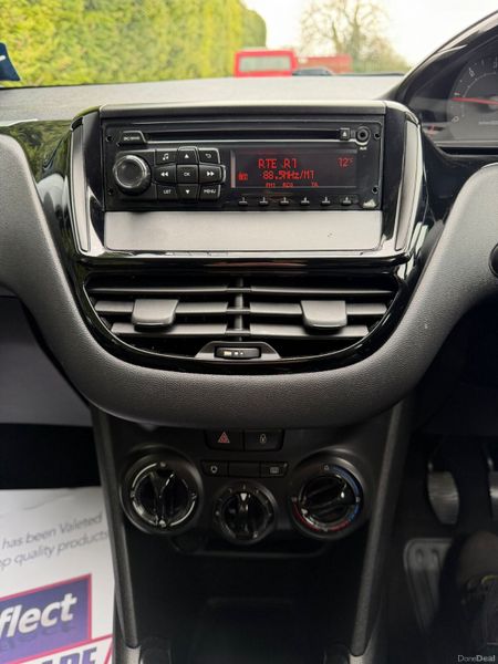 Peugeot 208 1.4 HDi 2014 ***REALLY LOW MILEAGE *** 383175251