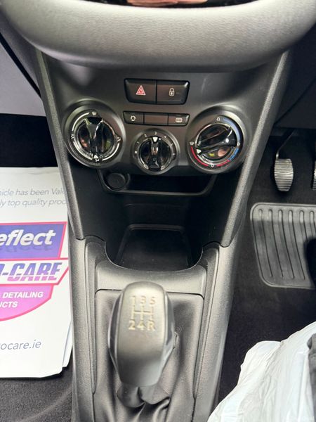 Peugeot 208 1.4 HDi 2014 ***REALLY LOW MILEAGE *** 383175259