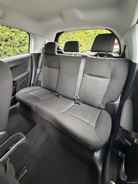 Peugeot 208 1.4 HDi 2014 ***REALLY LOW MILEAGE *** 383175261