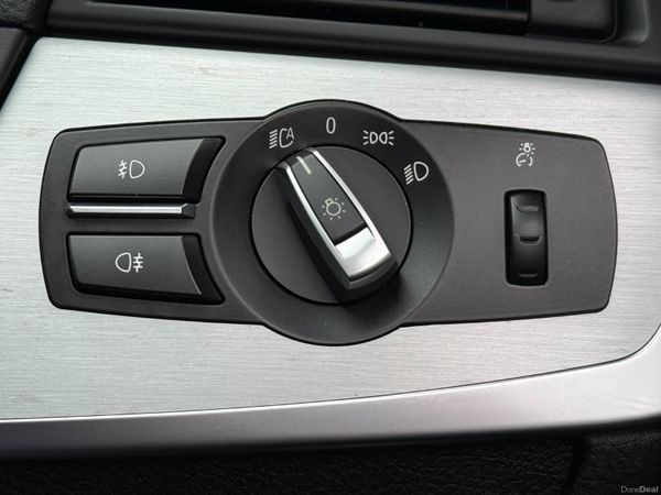 Stunning BMW 520d M-Sport Touring! 383176095