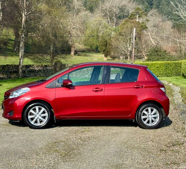132 Toyota Yaris 1.3 Petrol Manual Low Kms 383116853
