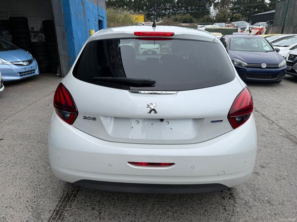 2017 Peugeot 208 Allure Automatic  / Panaromic 383122155