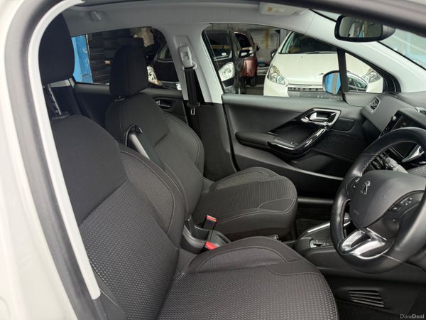 2017 Peugeot 208 Allure Automatic  / Panaromic 383122169