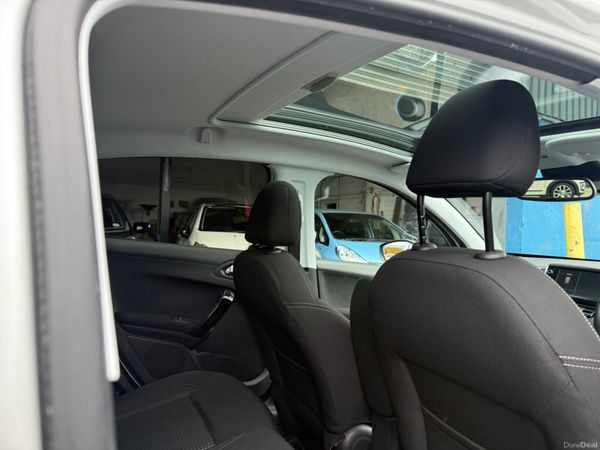 2017 Peugeot 208 Allure Automatic  / Panaromic 383122181