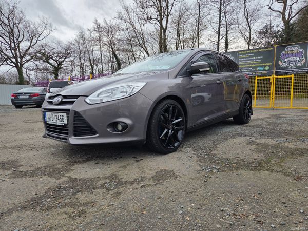 Lovely Low Mileage Automatic Ford Focus 383126499
