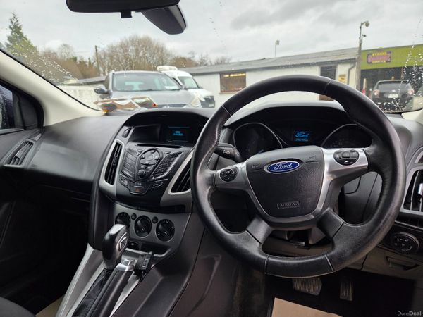 Lovely Low Mileage Automatic Ford Focus 383126503