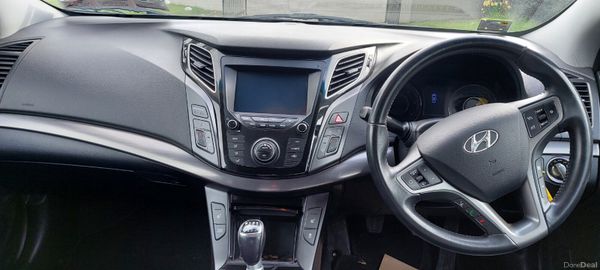 Hyundai i40 2019 383206399