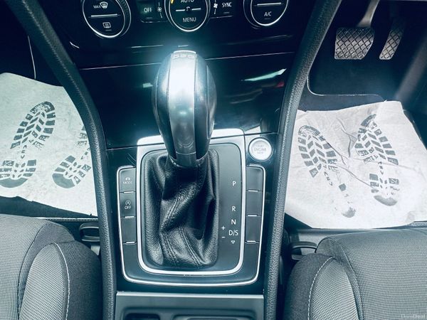 Volkswagen Golf 2016 70K KM& Car play 383369351