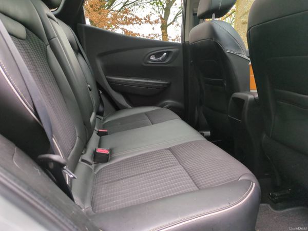 2016 Renault Kadjar SIGNATURE NAV* high spec 383369583