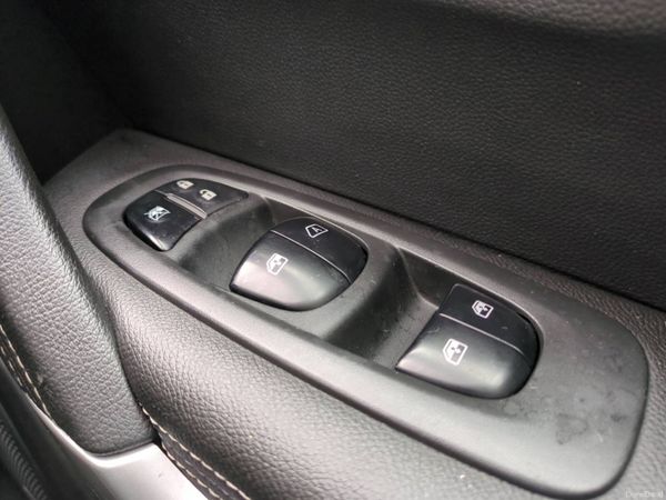 2016 Renault Kadjar SIGNATURE NAV* high spec 383369595