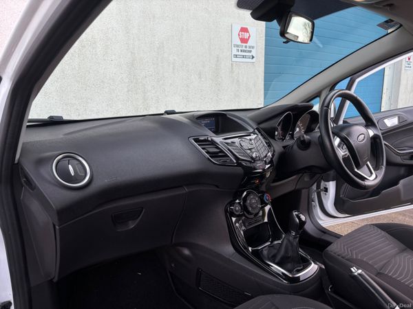 Ford Fiesta ZETEC FRESH NCT 383369853