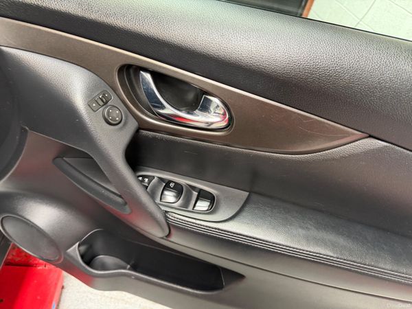 Nissan X-Trail 2016    7 Seats ! 383371059