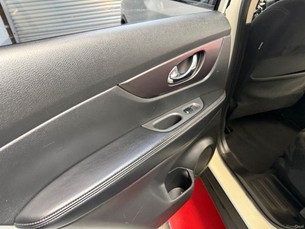 Nissan X-Trail 2016    7 Seats ! 383371077
