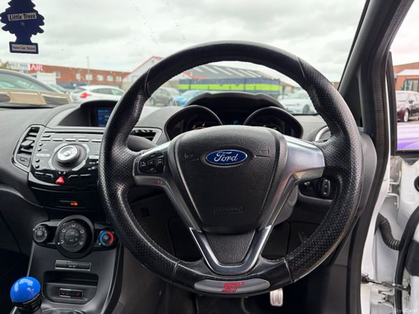 Ford Fiesta ST2 383382353