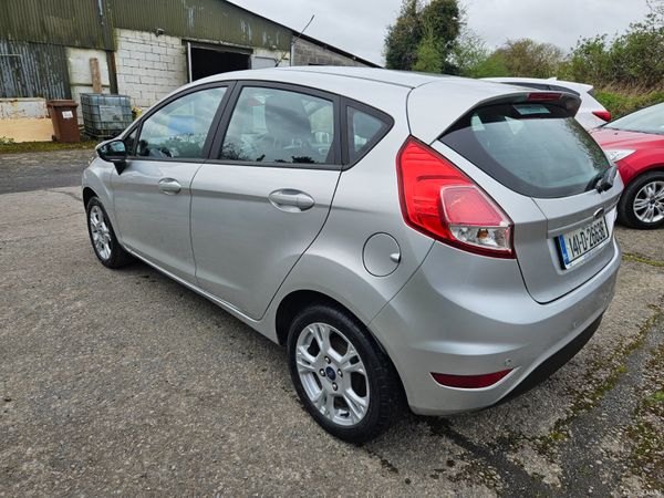 Ford Fiesta 2014 1.2 zetec low mileage 383386343