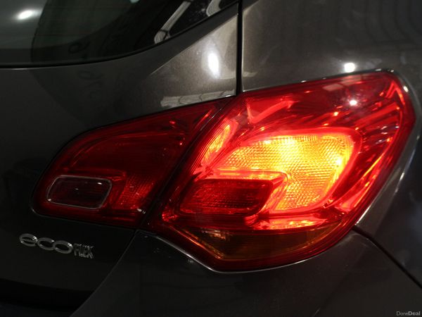 Opel Astra 2015 383388855