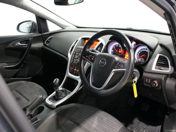 Opel Astra 2015 383388871