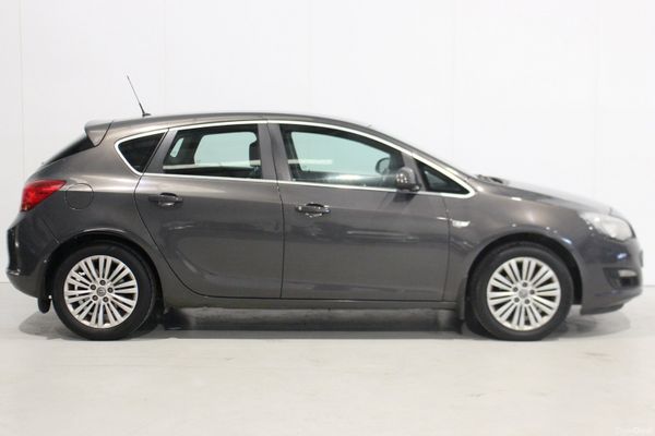Opel Astra 2015 383388899