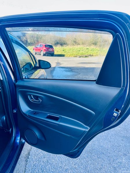 TOYOTA VITZ 2018 1.5L PETROL HYBRID 383309609