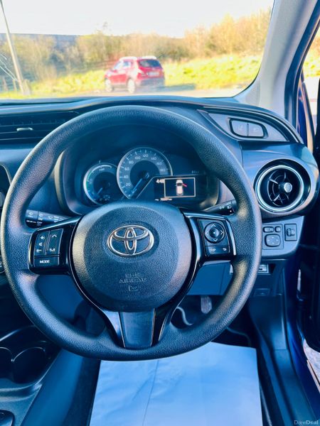 TOYOTA VITZ 2018 1.5L PETROL HYBRID 383309637