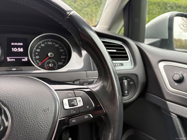 2017 Volkswagen Golf 1.6 TDI Manual 383451187