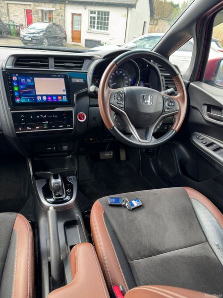 Honda Fit 1.5 Hybrid High Spec 73000kms 2018 383467235