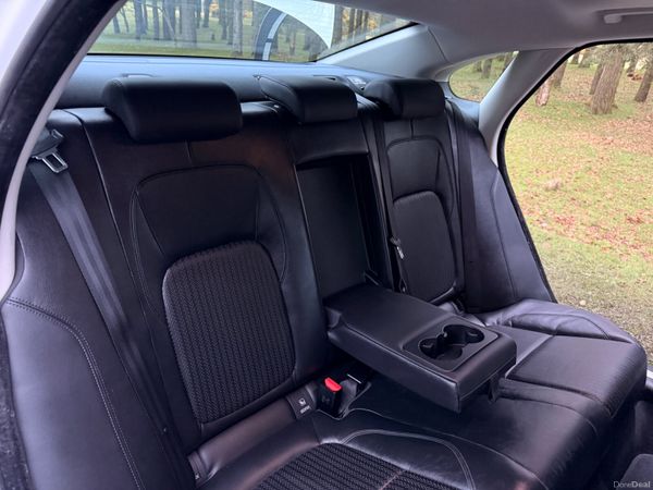 Jaguar XF 2016 Diesel Fuji White Black Wheels 383470069