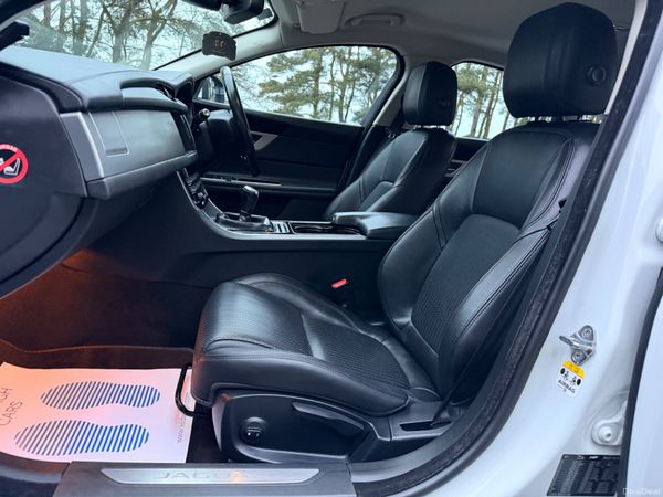 Jaguar XF 2016 Diesel Fuji White Black Wheels 383470097