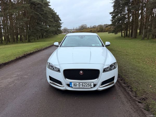 Jaguar XF 2016 Diesel Fuji White Black Wheels 383470009