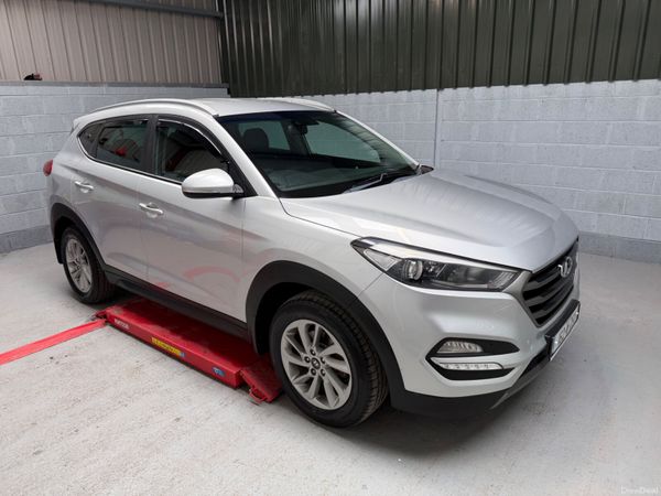 162.  HYUNDAI TUCSON     TOP SPEC ! 383483351