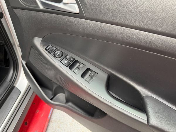162.  HYUNDAI TUCSON     TOP SPEC ! 383483355