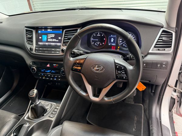 162.  HYUNDAI TUCSON     TOP SPEC ! 383483357