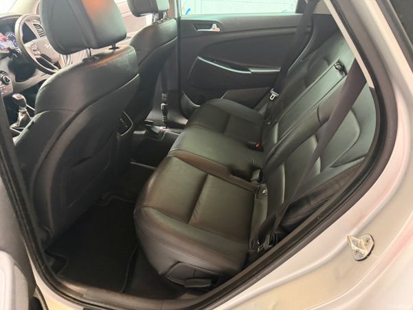 162.  HYUNDAI TUCSON     TOP SPEC ! 383483359