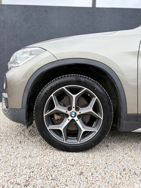 BMW X1 18D X Line Pan Roof 383414847