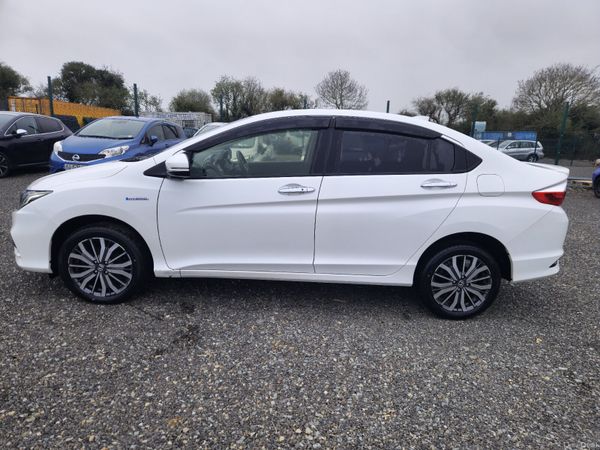 Honda Grace 2018| High spec self charging hybrid 383420065
