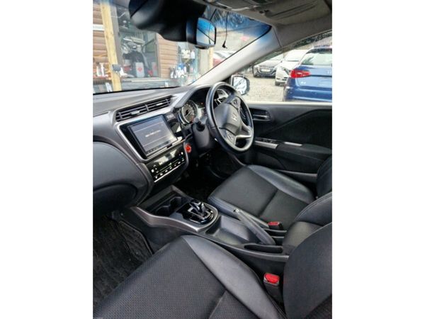 Honda Grace 2018| High spec self charging hybrid 383420293