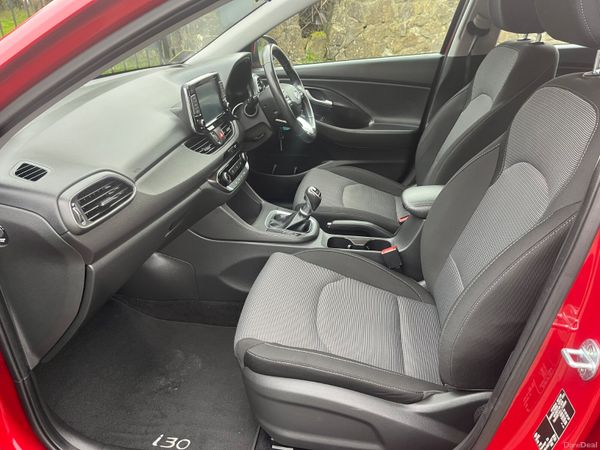 Hyundai i30 1.6 Diesel Deluxe 383425313
