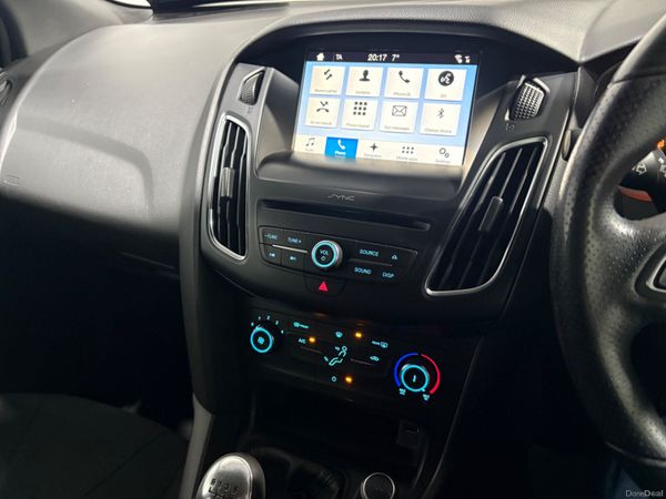 2017 Ford Focus ST Line 1.5 TDCi 120 Bhp 383542459