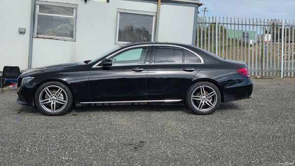 Mercedes E220D AMG Line premium Edition | PANROOF 383585243