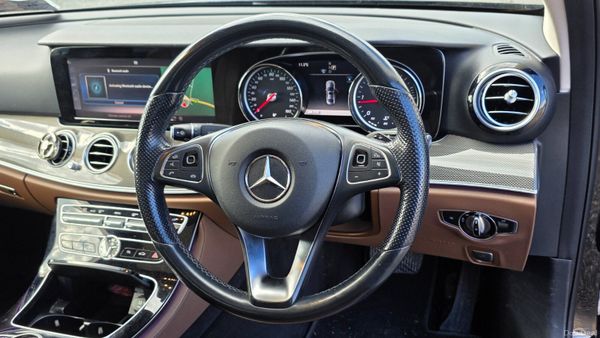 Mercedes E220D AMG Line premium Edition | PANROOF 383585201