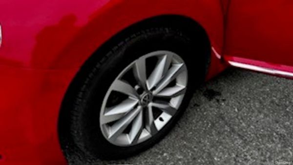 VOLKSWAGEN BEETLE AUTOMATIC C/W  REVERSE CAMERA 383640589