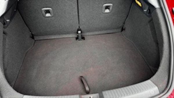 VOLKSWAGEN BEETLE AUTOMATIC C/W  REVERSE CAMERA 383640659