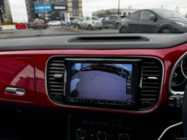 VOLKSWAGEN BEETLE AUTOMATIC C/W  REVERSE CAMERA 383640615