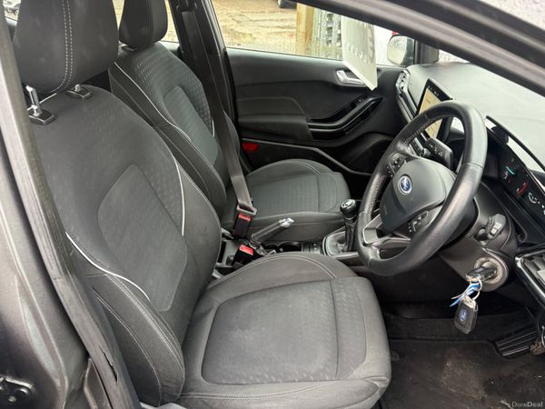 182 Ford Fiesta titanium 383687237