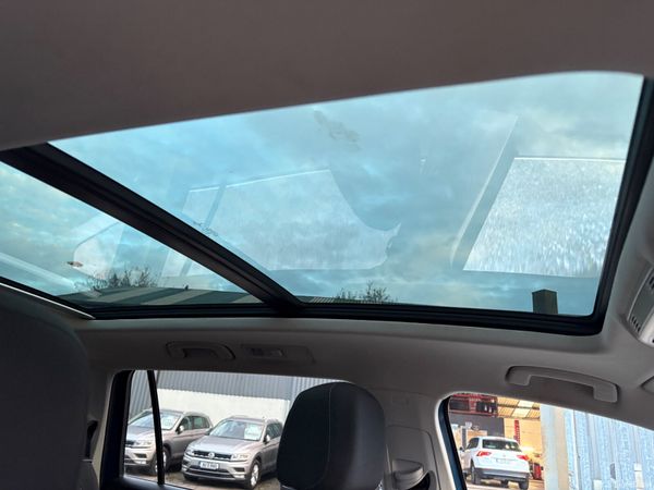 2019 Volkswagen Tiguan 7 seater 383687693