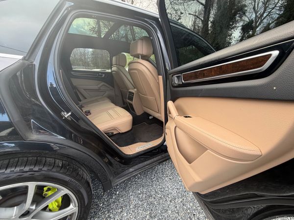 Porsche Cayenne 2022 383610077