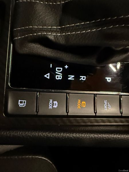 221  Skoda Superb 1.4 TSi-E Sportline + DSG Estate 383610819