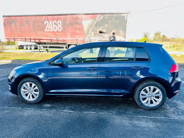 Volkswagen Golf 2014 383616313