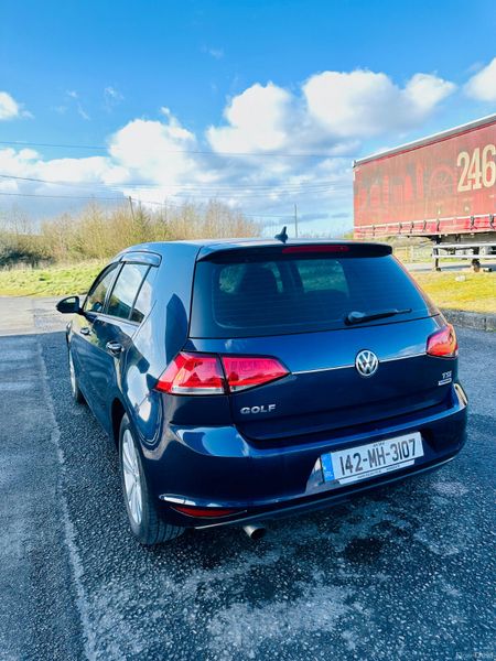 Volkswagen Golf 2014 383616319